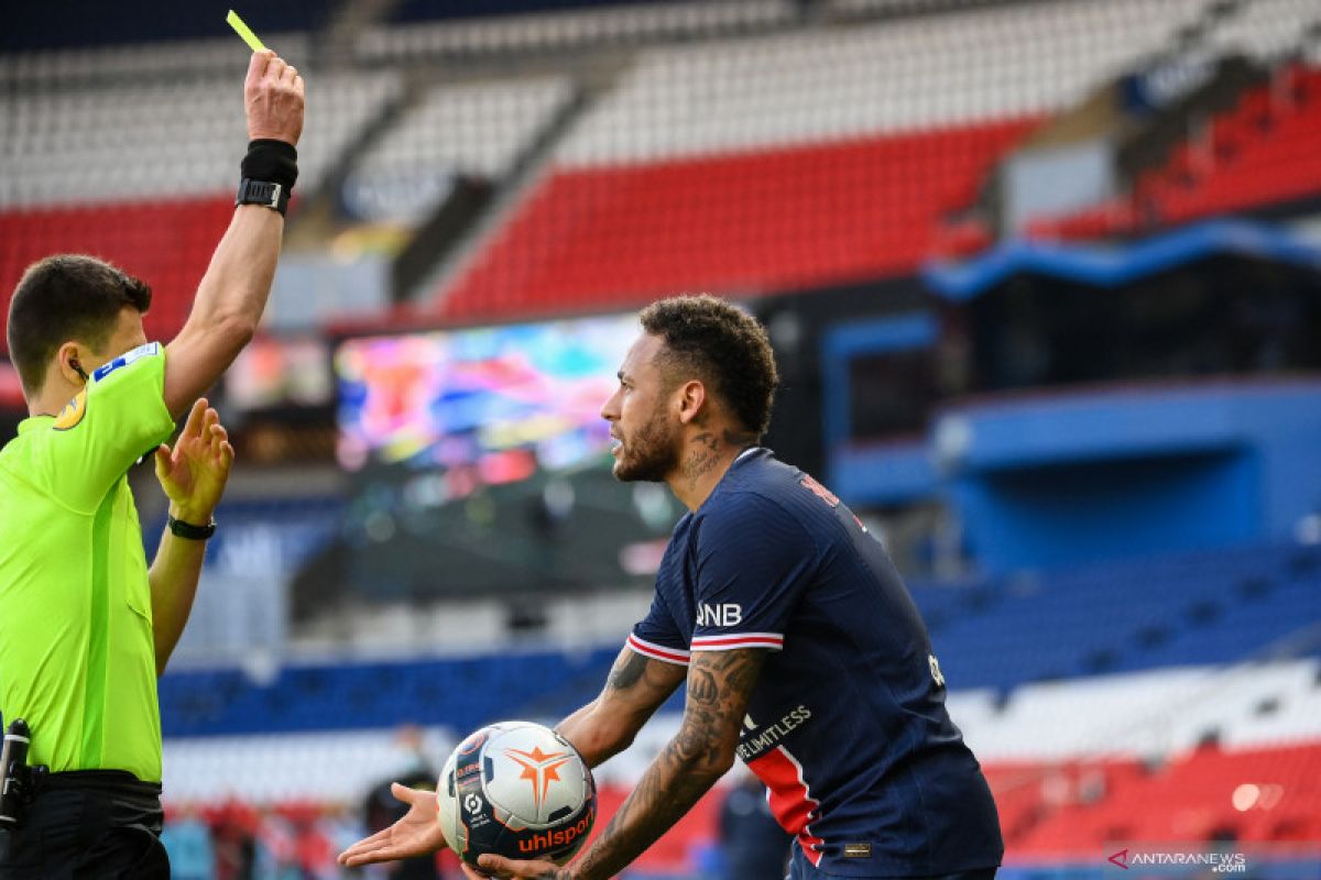 Neymar di-skors dua laga setelah ribut dengan bek Lille