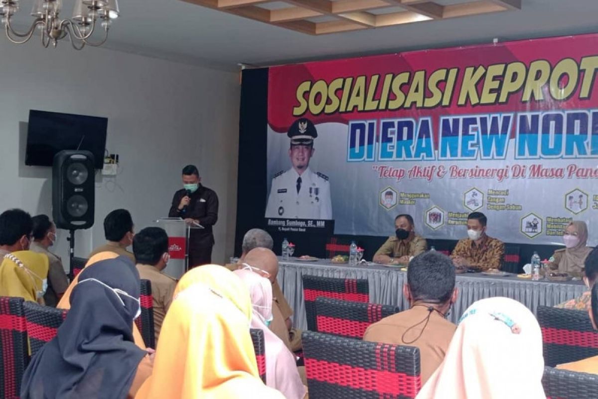 Pemkab Pesisir Barat lakukan sosialisasi keprotokolan di era new normal