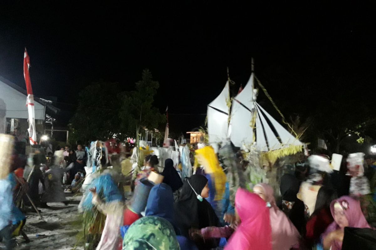 Melihat dari dekat ritual Semah Laut warga di Kepulauan Karimata