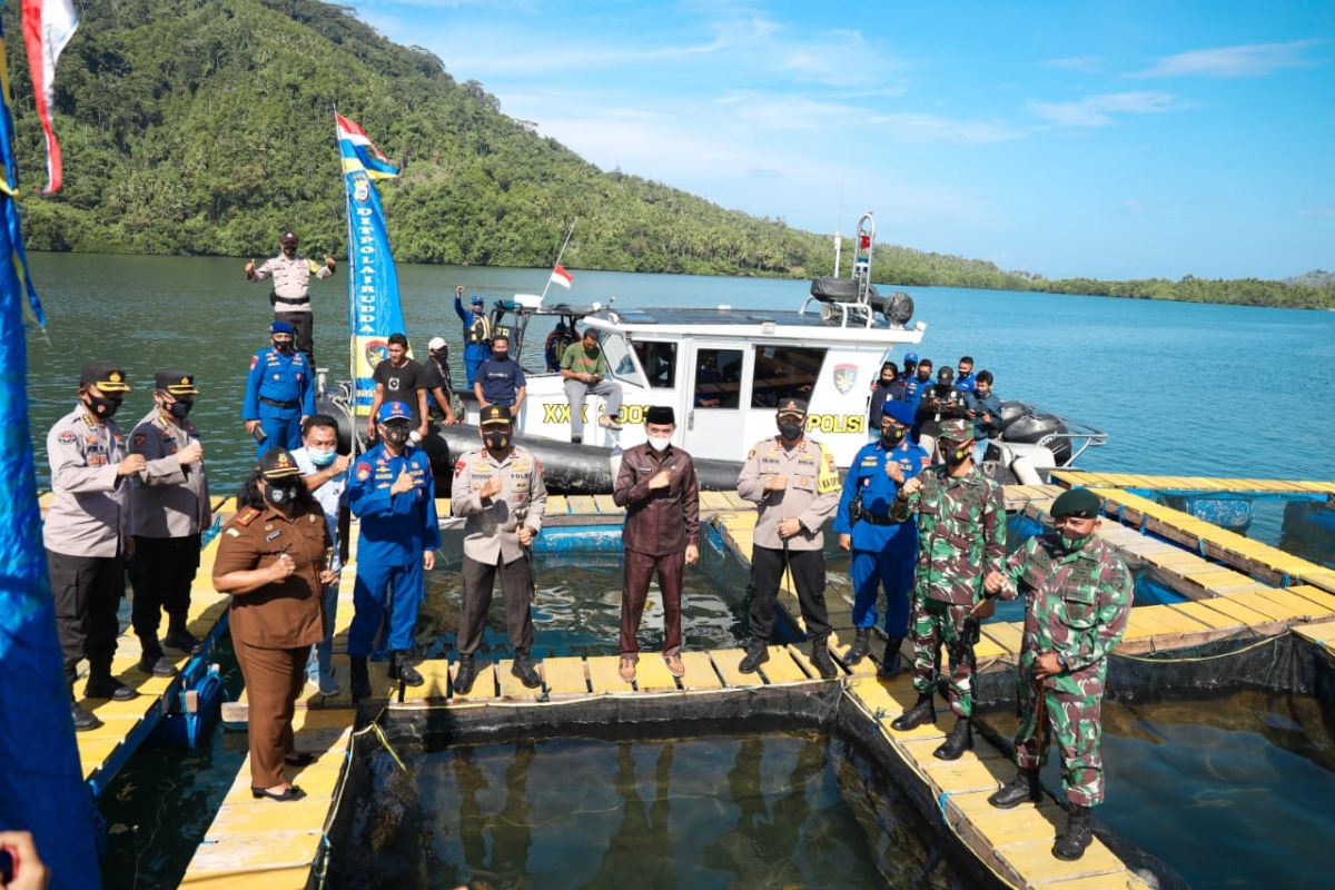 Kapolda Malut luncurkan kampung nelayan tangguh Kieraha di Halbar