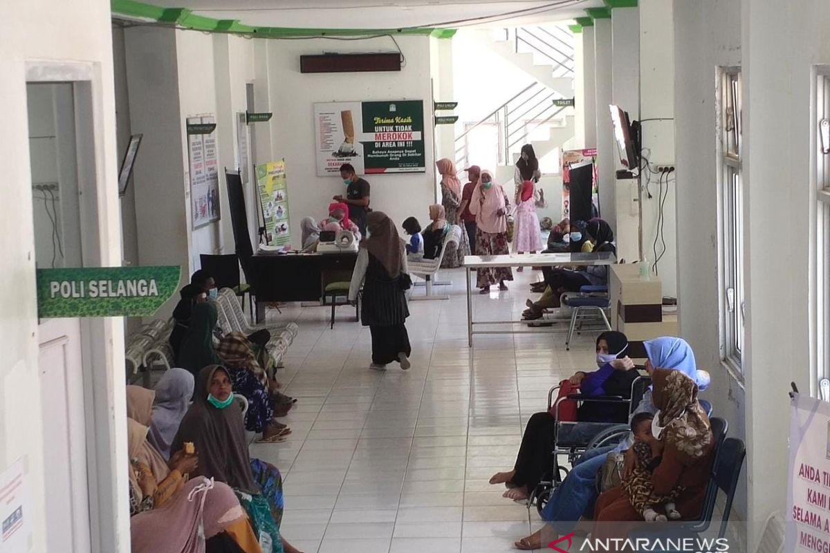 Warga berobat ke poli RSUD Teuku Umar sempat sepi karena takut COVID-19