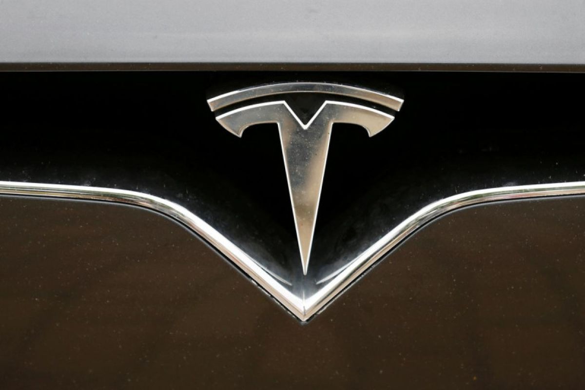 Kecelakaan Tesla di California disebut akibat fitur Autopilot