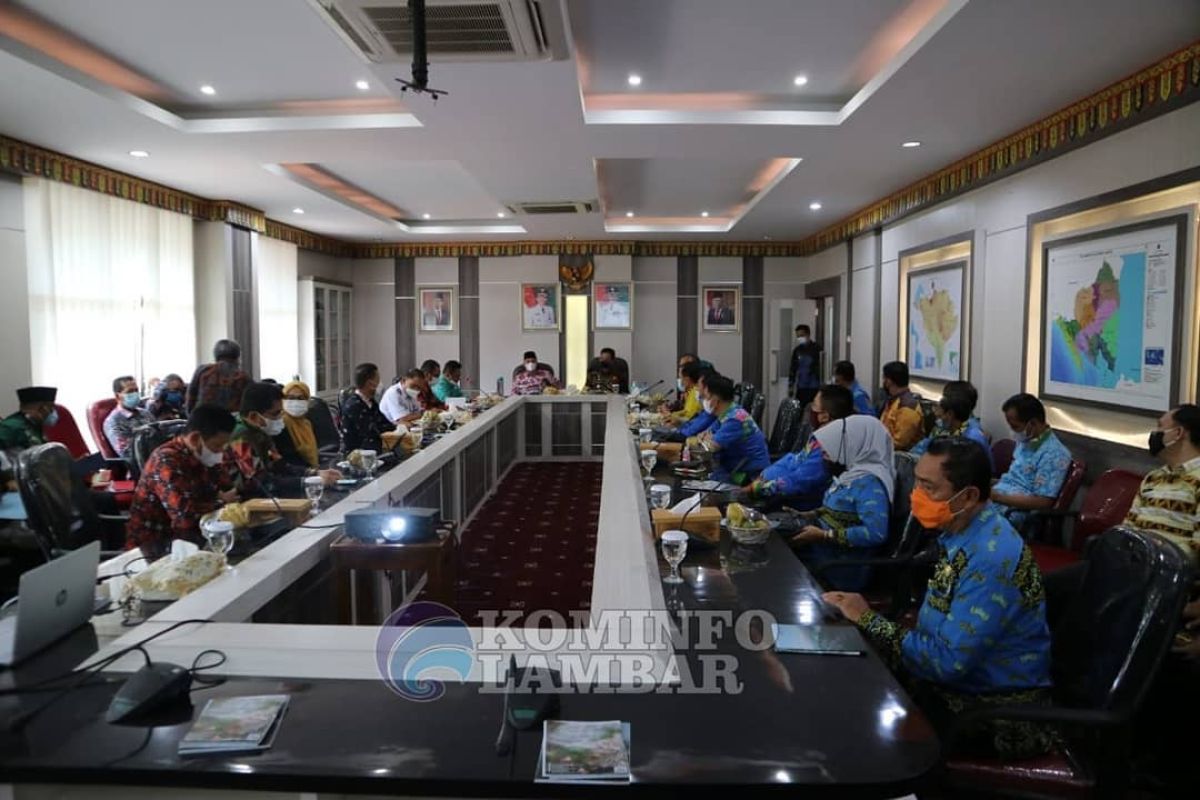 Pj Bupati Pesisir Barat lakukan kunjungan kerja ke Lampung Barat