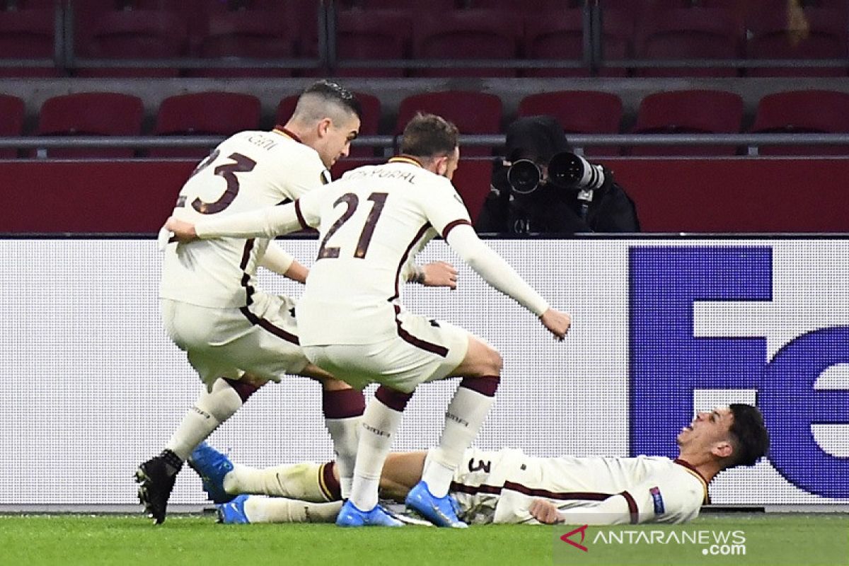 Roma tundukkan ajax 2-1