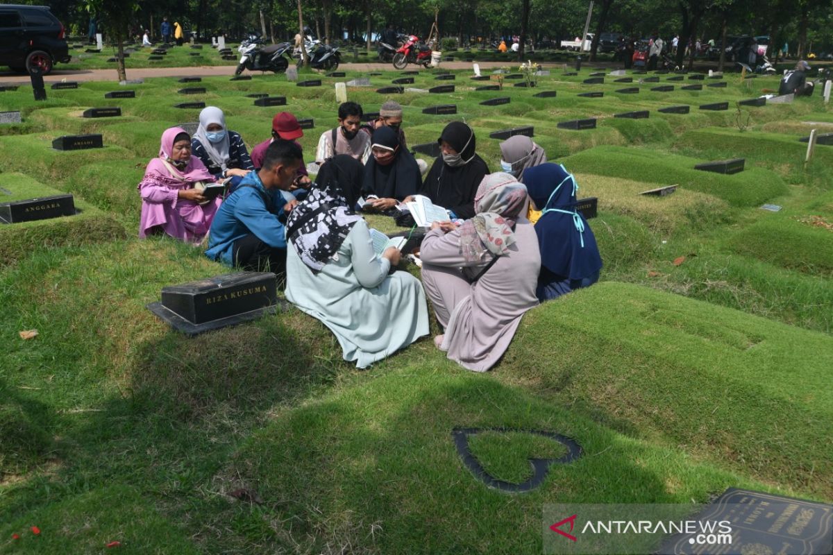 Ramadhan sepi di atas pusara