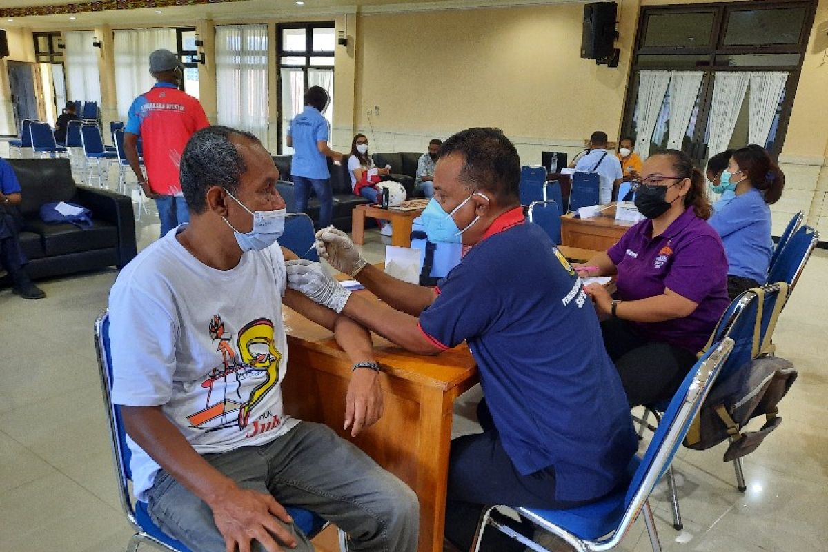 50 jurnalis Kota Jayapura tuntaskan vaksinasi COVID-19 dosis dua