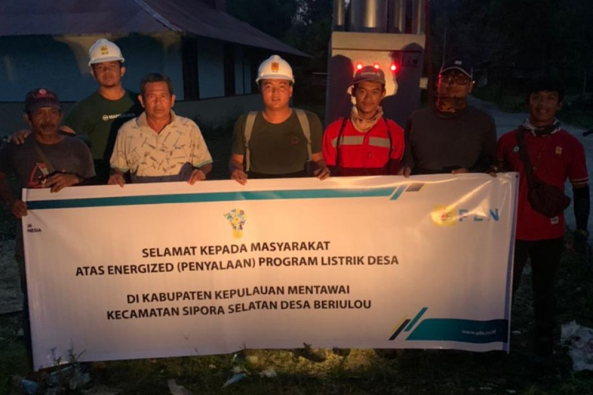 Bangun jaringan 16,14 Km,PLN Sumbar hadirkan listrik di Dusun Kepulauan Mentawai