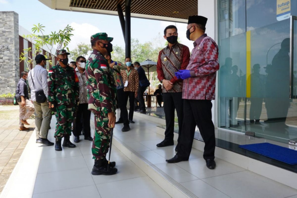 Bupati Kapuas Hulu siap kawal dan awasi pembangunan perbatasan