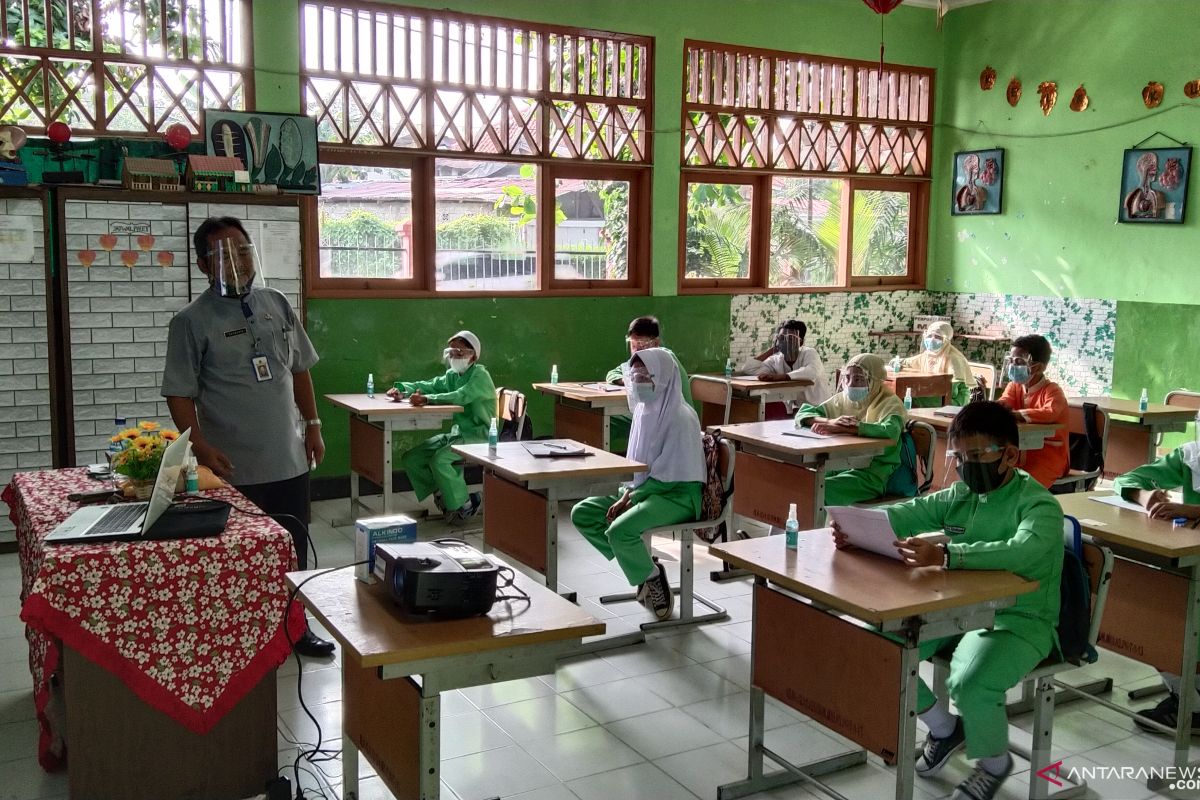 Sekolah tatap muka di DKI berlanjut meski COVID-19 fluktuatif