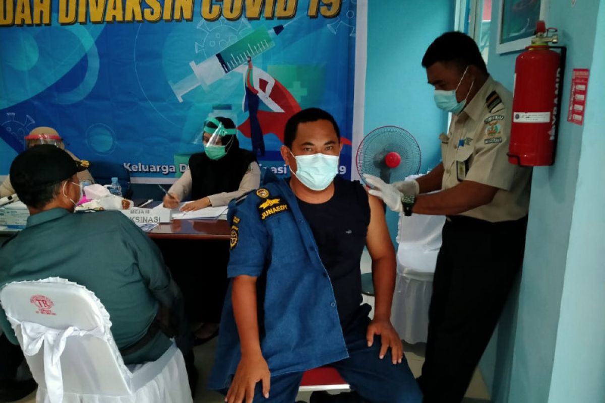 KSOP dan  PT Pelni Cabang Ternate laksanakan vaksinasi COVID-19