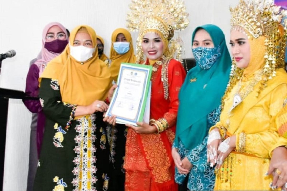 Peringati Hari Kartini, PKK Kampar gelar lomba rias pengantin dan hafalan surat pendek, ini pemenangnya