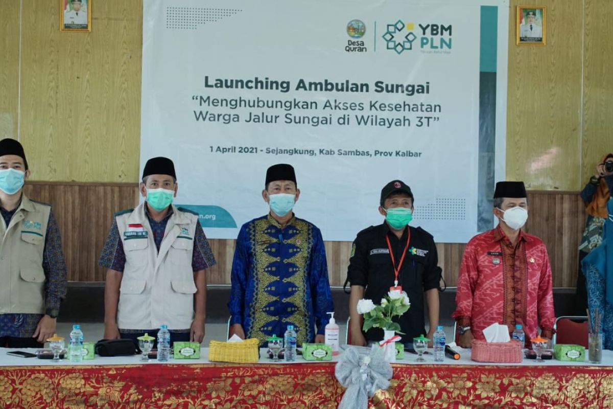 YBM PLN Serahkan Bantuan Ambulance Sungai di Sejangkung