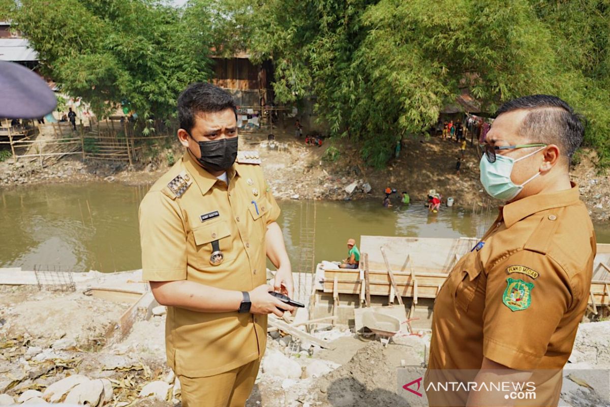 Pemkot Medan bentuk tim atasi tumpukan sampah di Sungai Deli