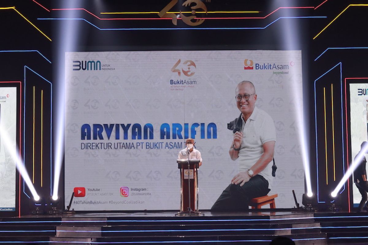 Arviyan Arifin raih penghargaan CEO Visioner BUMN Terbaik