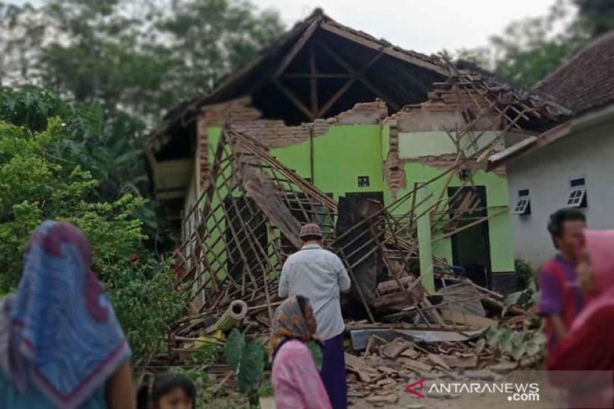 BPBD Jatim laporkan tiga warga Kabupaten Malang meninggal akibat gempa