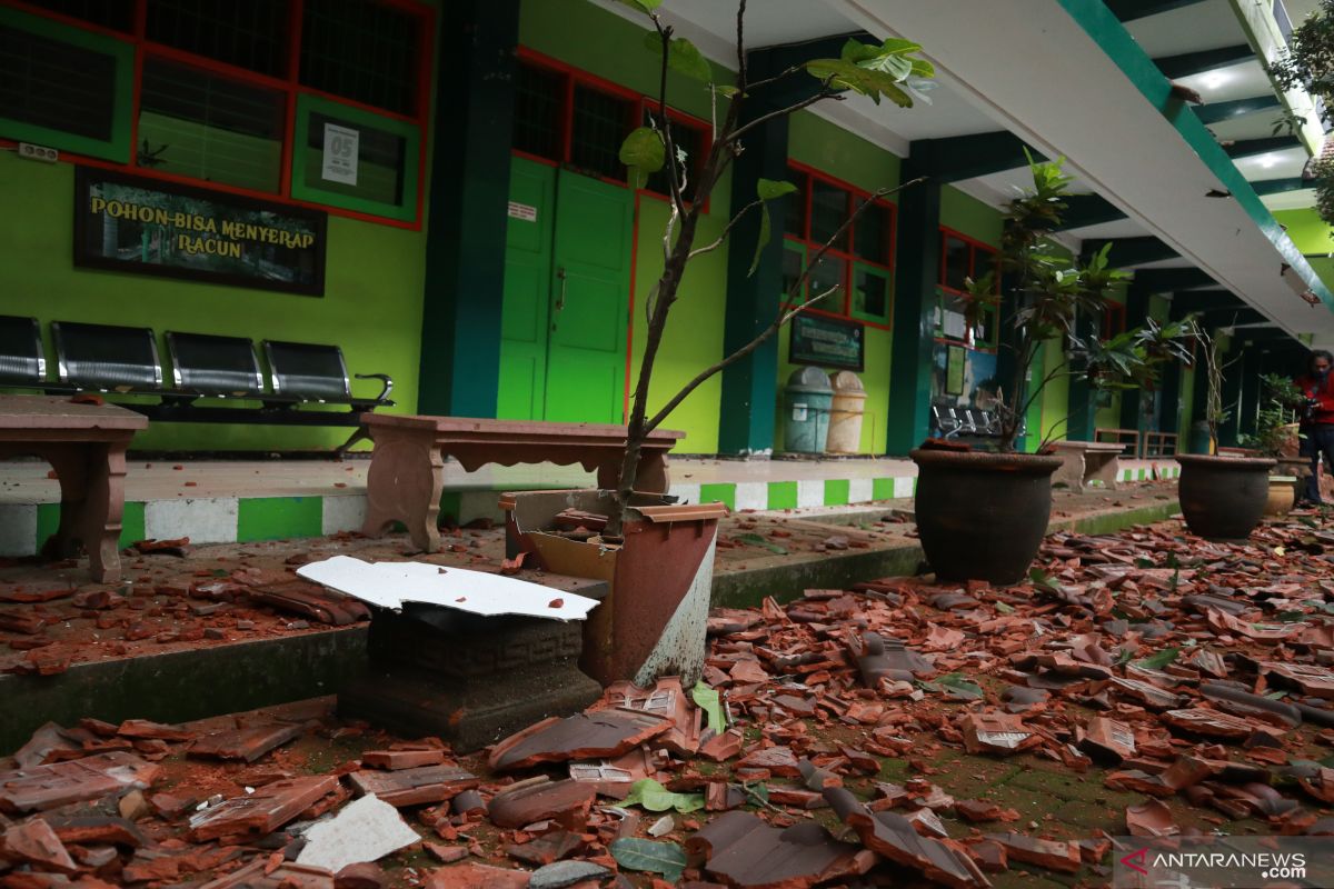 Satu korban meninggal di Malang tertimpa bangunan rumah yang runtuh