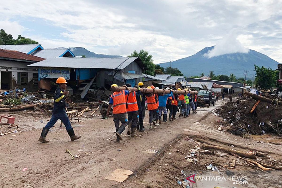 Listrik separuh wilayah terdampak bencana di Adonara telah menyala