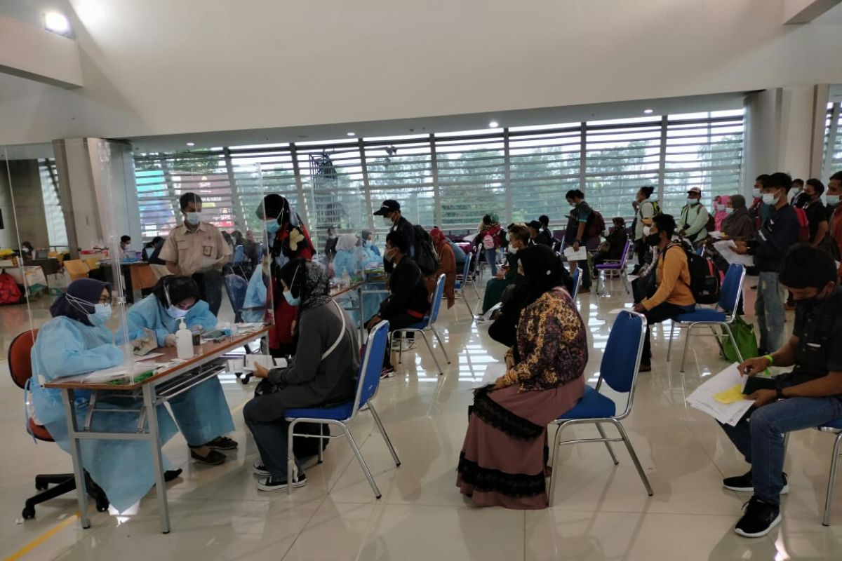 Mahasiswa Unusa bantu penyidikan epidemiologi dan surveilans di Bandara Juanda