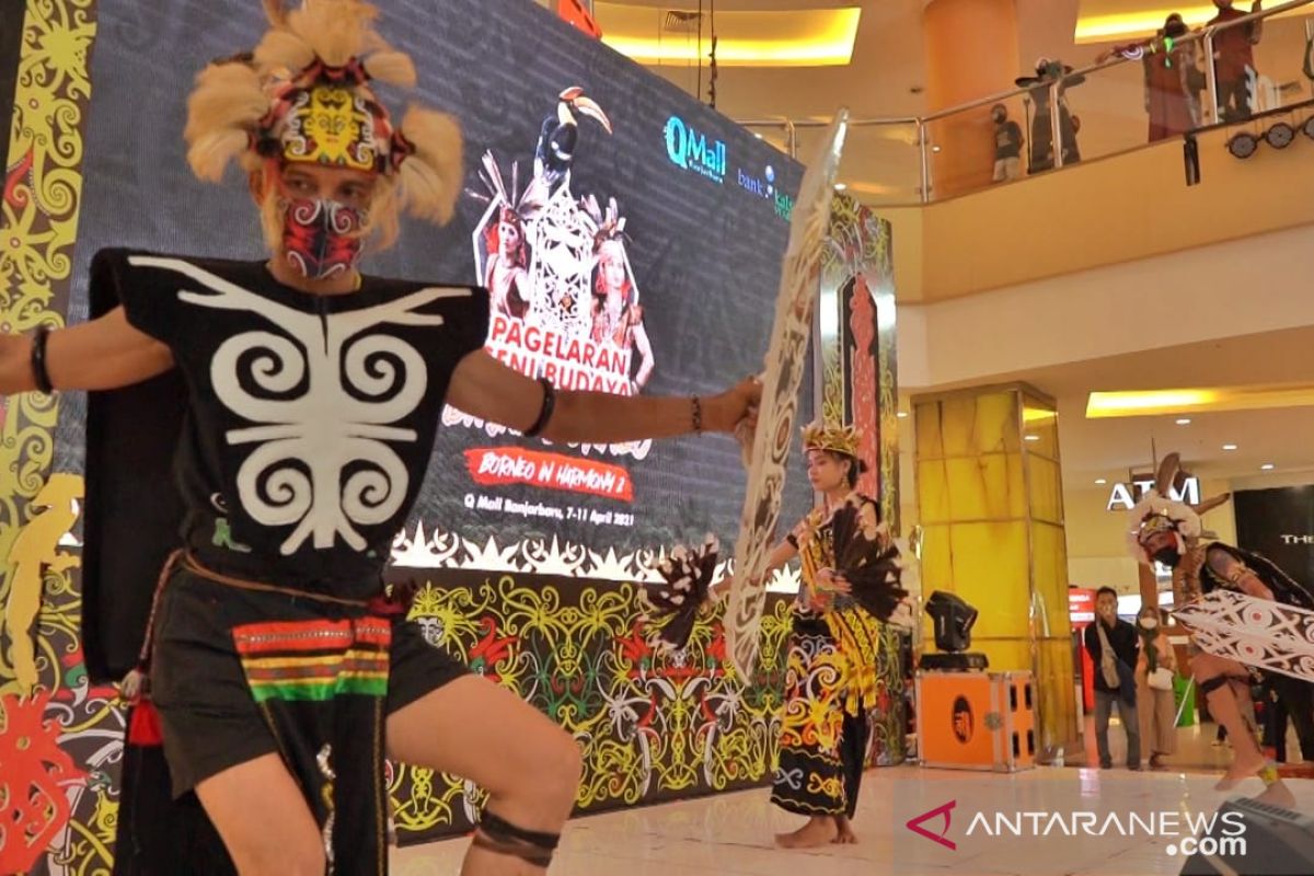 PLN UIW Kalselteng dukung pagelaran seni budaya Dayak Borneo