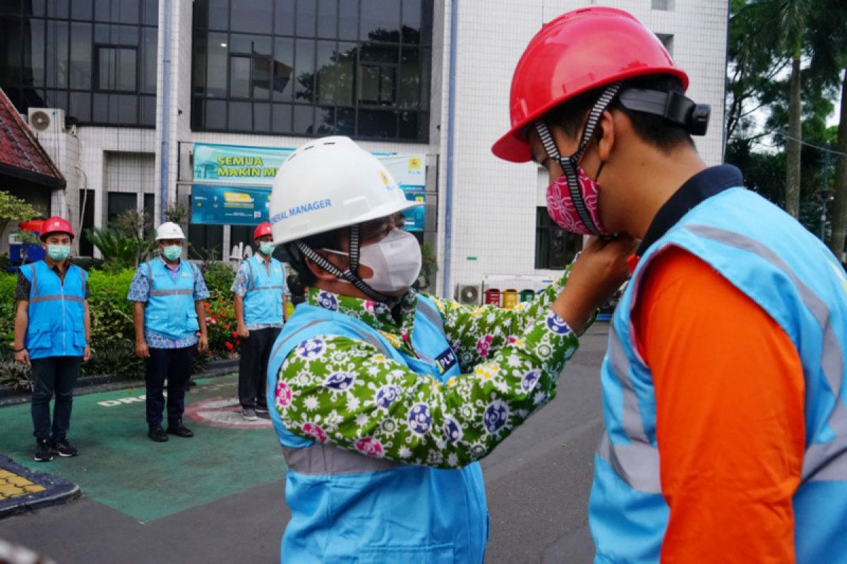 PLN Jawa Tengah dan DIY kirimkan personil untuk pulihkan listrik di NTT