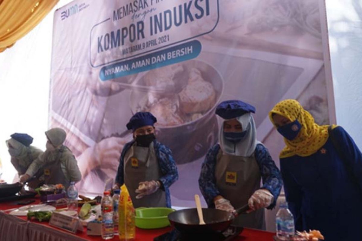 PLN NTB gandeng ibu-ibu kampanyekan memasak dengan kompor induksi