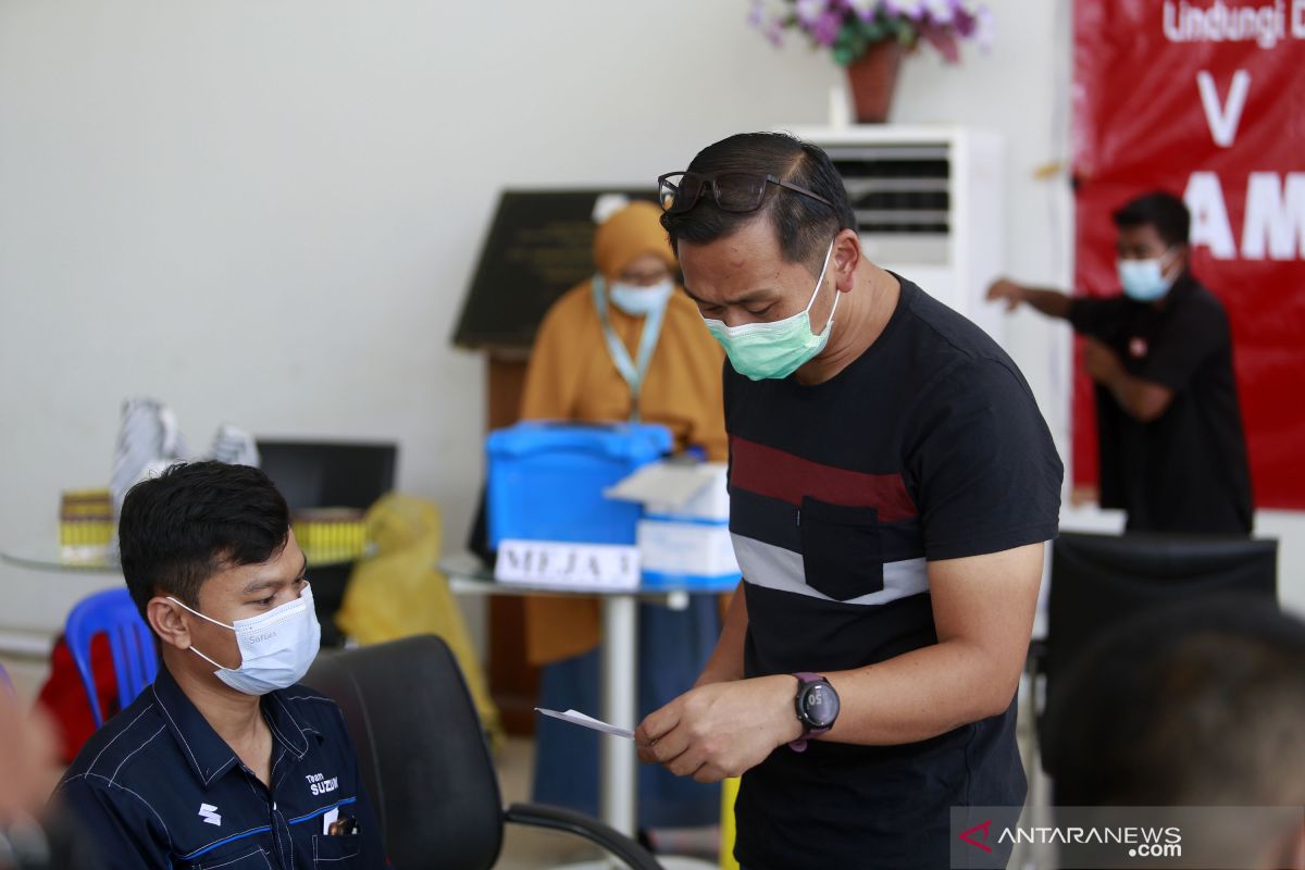 Ratusan pelayan publik Gorontalo jalani vaksinasi COVID-19