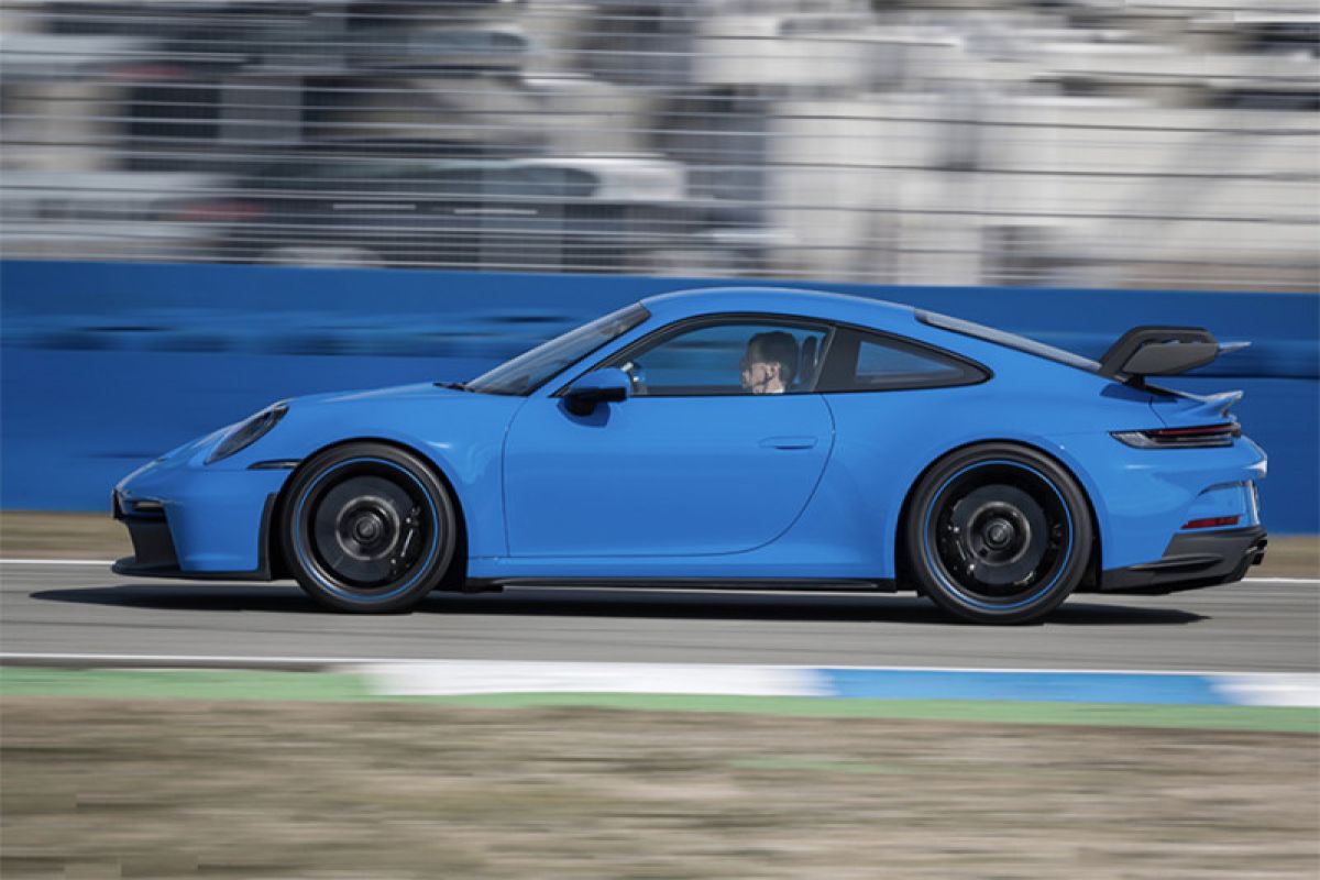 Porsche 911 GT3 dengan mesin baru, lebih garang