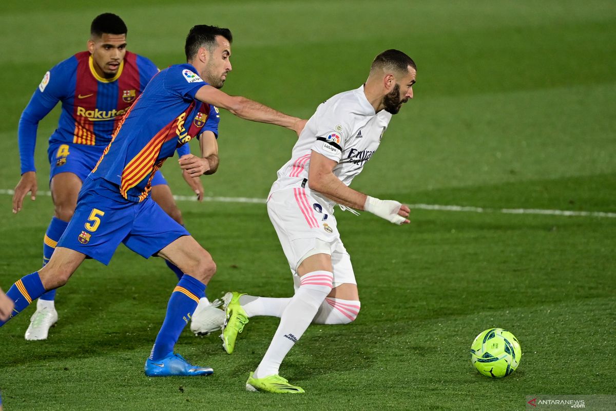 Real Madrid kalahkan Barca 2-1,  sementara puncaki klasemen