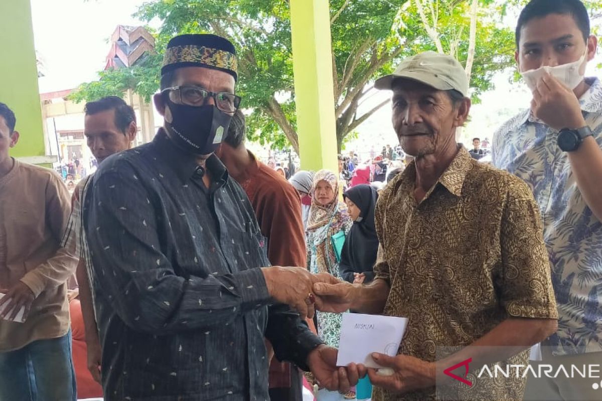 Ribuan anak yatim dan fakir miskin terima bantuan dari Pemkab Aceh Jaya