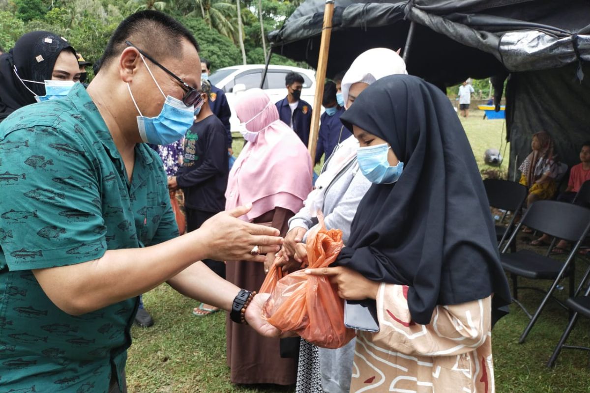 Polres bantu daging meugang untuk yatim piatu dan mualaf di Simeulue