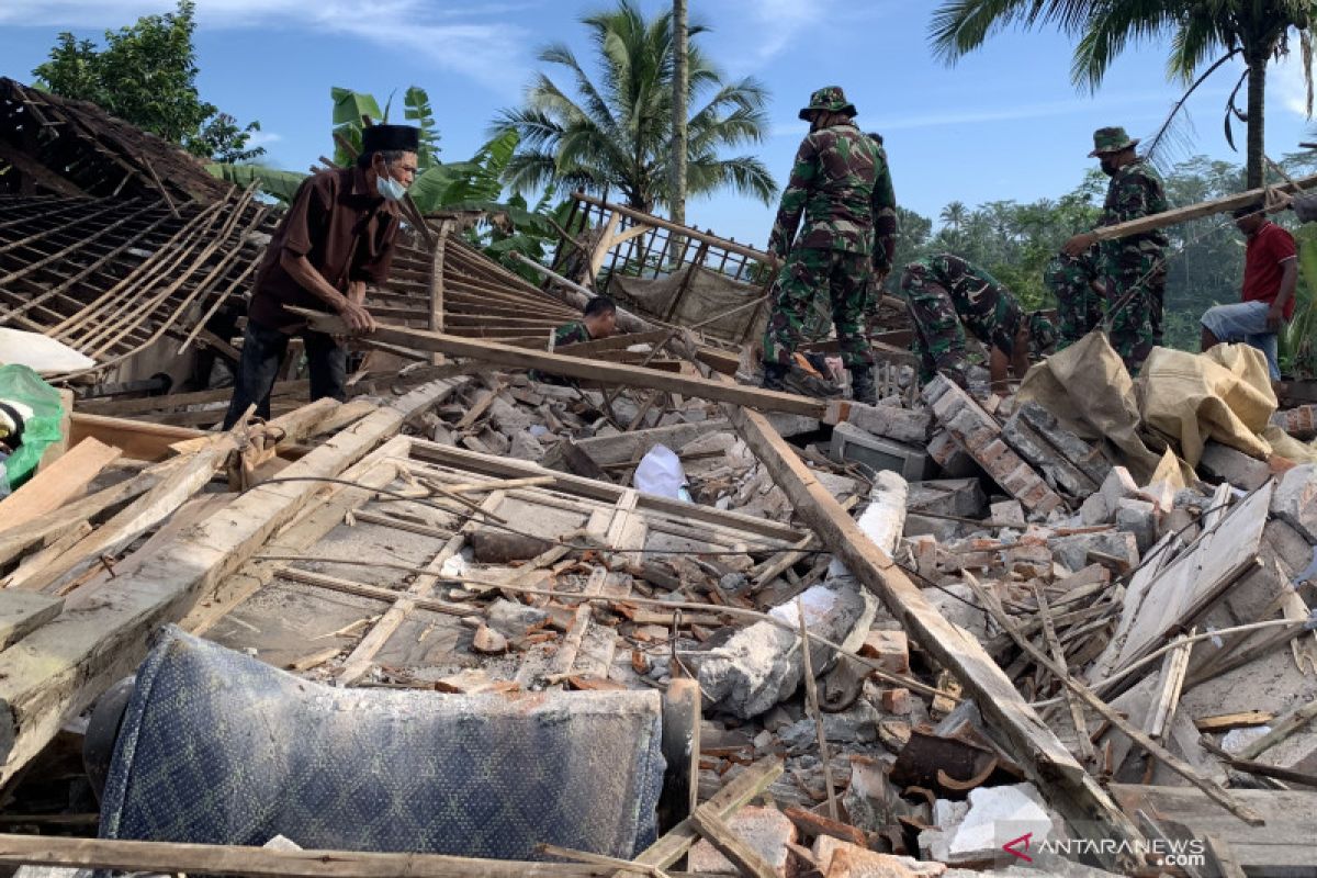 Kecamatan Ampelgading  wilayah terdampak gempa paling parah di Malang