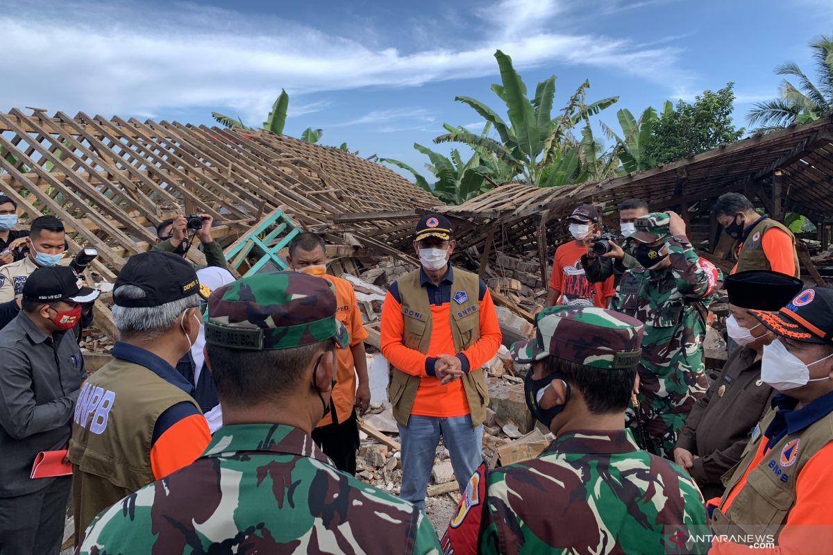Kepala BNPB Doni Monardo tinjau lokasi bencana gempa di Malang