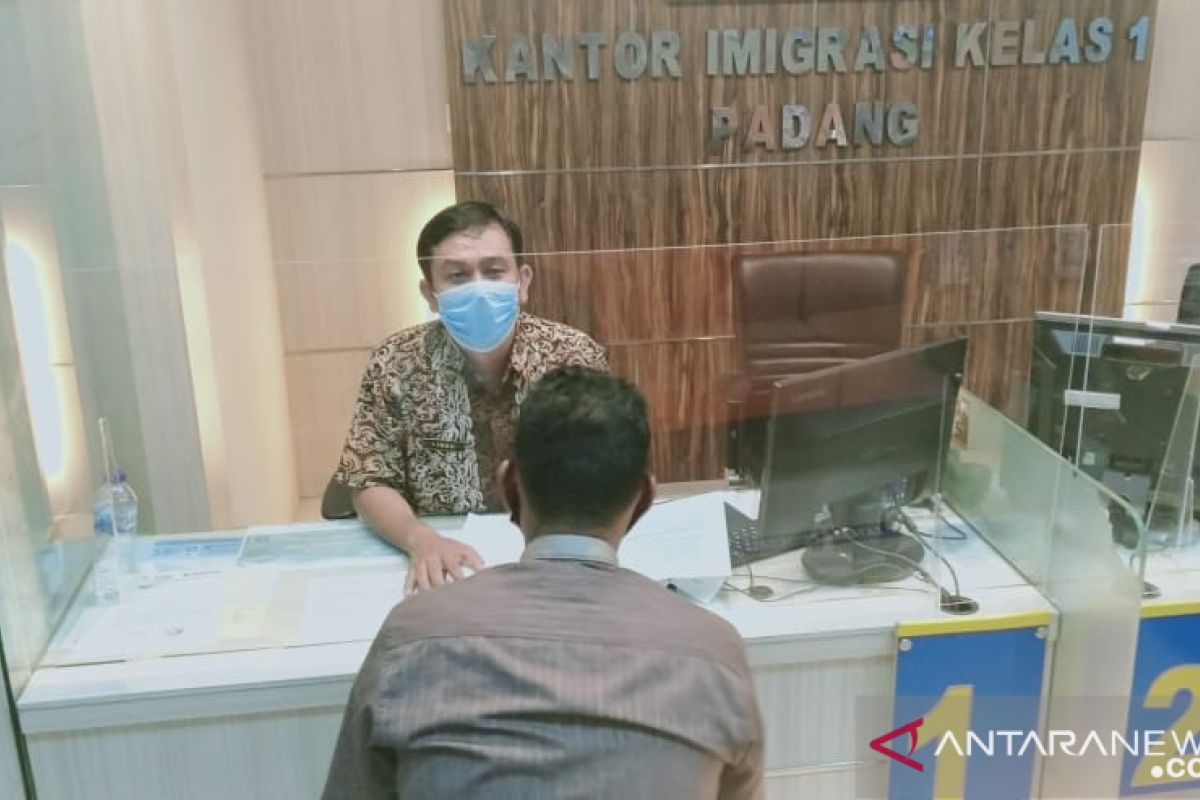 Imigrasi Padang perluas jangkauan "Eazy Pasport" ke sebelas daerah