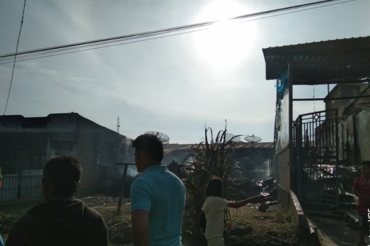 Gudang sayur dan empat rumah di Saribudolok Simalungun terbakar