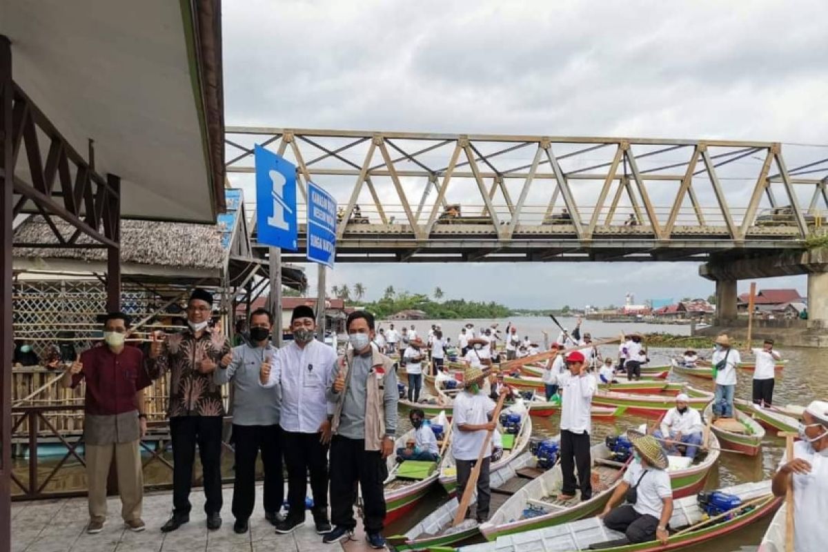 UEA dan Poliban hibahkan 99 perahu motor untuk masyarakat Kalsel
