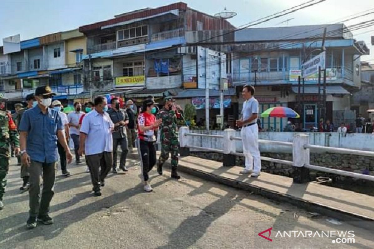 Pemerintah Kota Singkawang normalisasi Sungai Jembatan Pasar Ikan