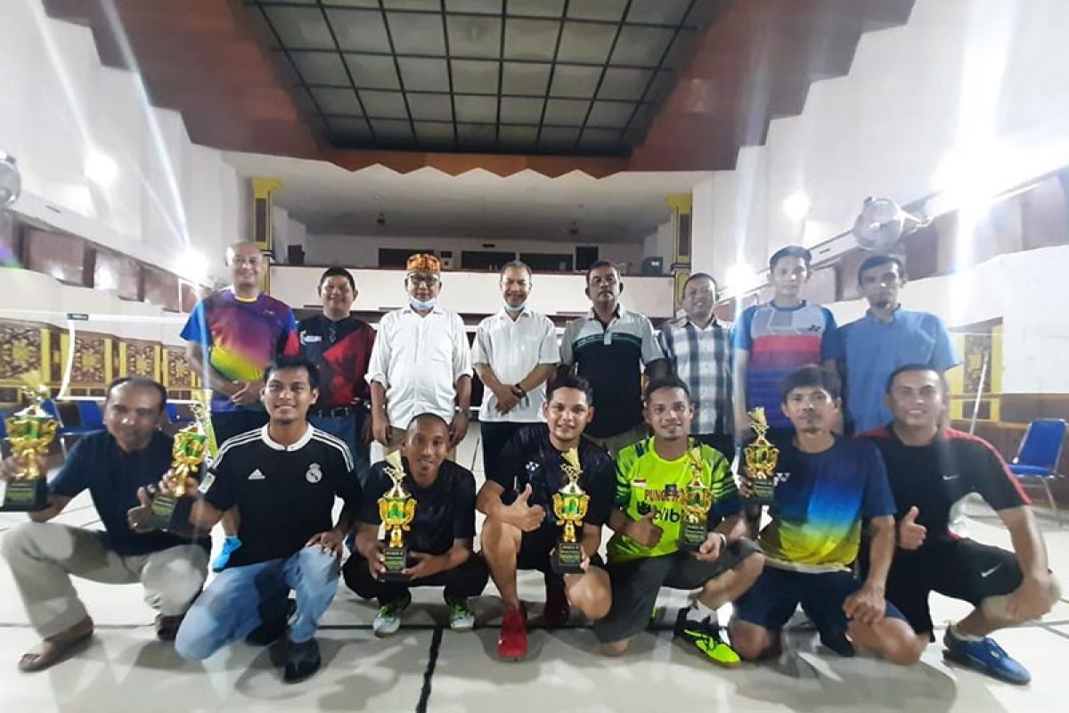 Pasangan Munjir/Heri juara Liga Badminton Ramadhan RRI