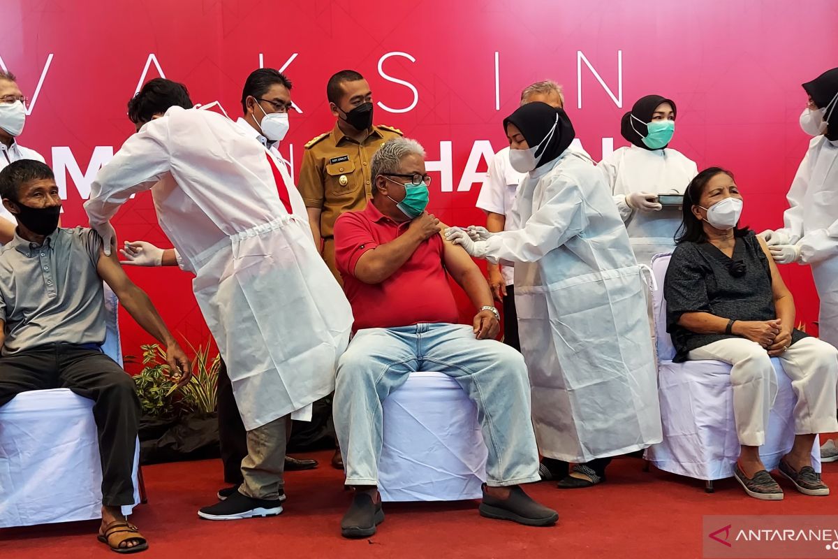 PT Semen Padang bantu pencapaian vaksin lewat vaksinasi pensiunan