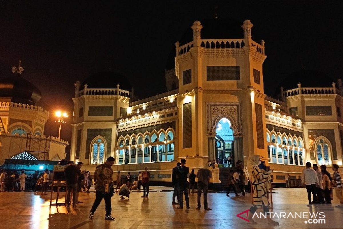 Masjid Raya Medan gelar shalat tarawih dengan protokol kesehatan ketat