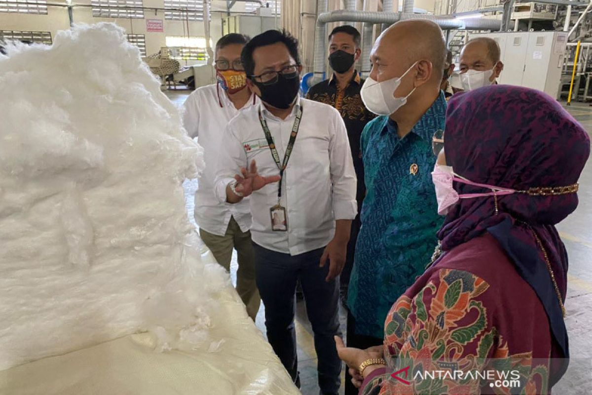 Teten ajak UMKM dan koperasi susun model bisnis industri otomotif