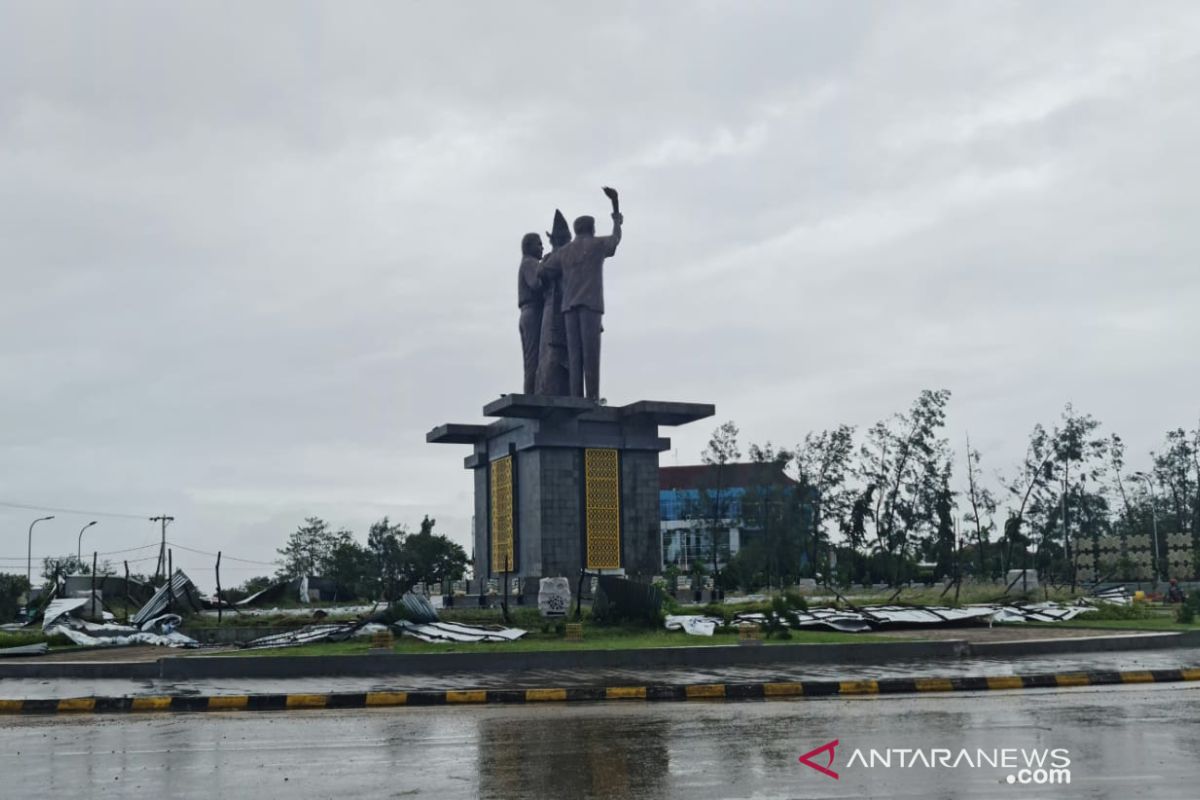 Telkomsel sebut 330 BTS di Kupang terganggu akibat badai Siklon Seroja