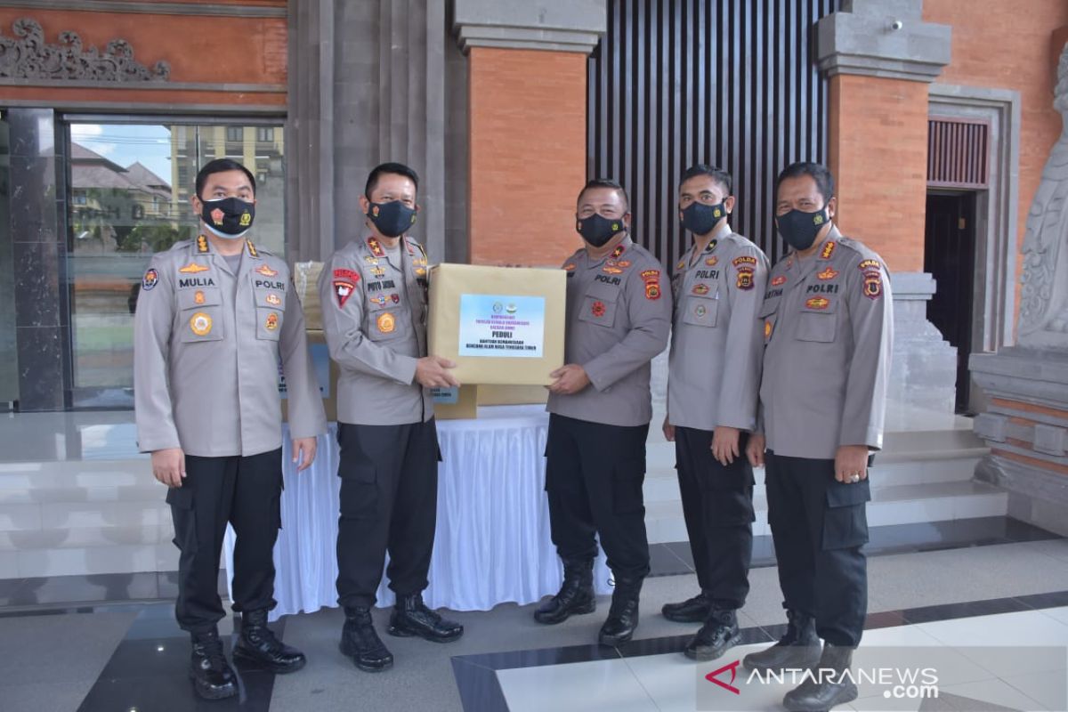 Polda Jambi kirimkan bantuan untuk korban banjir di NTT