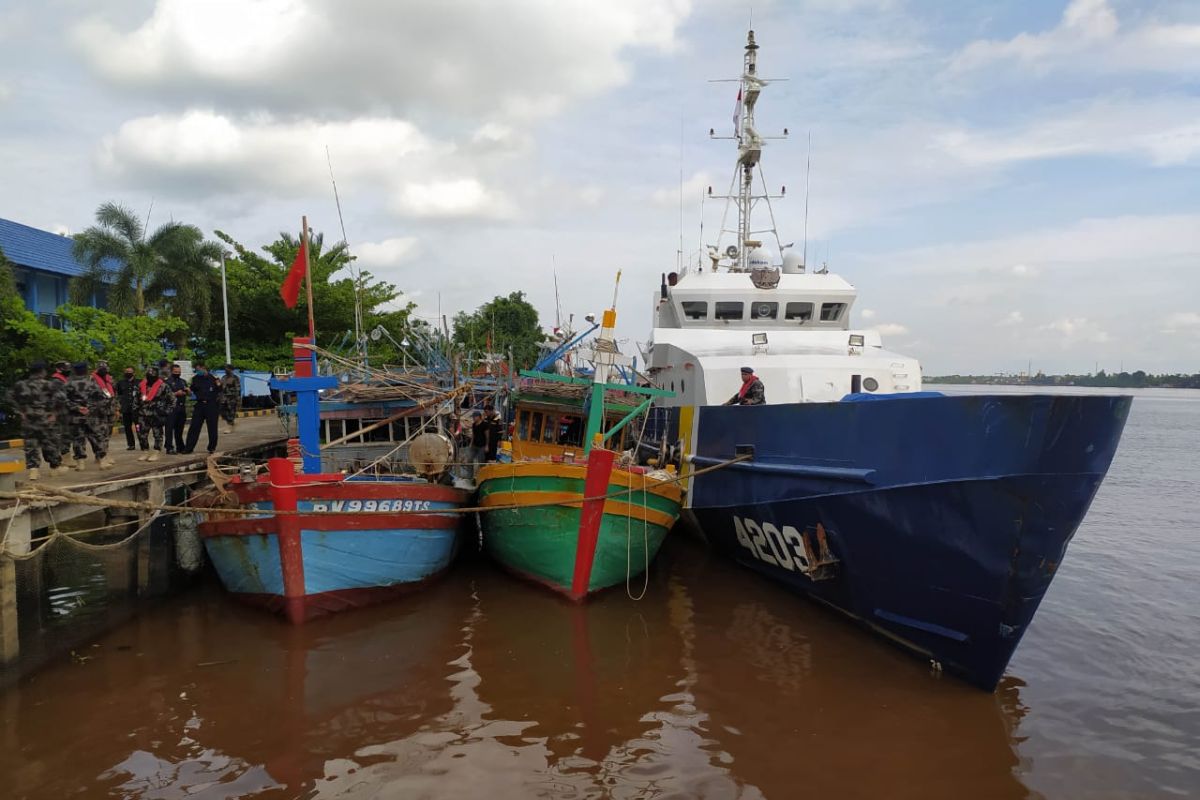 Lima kapal nelayan asing curi ikan di perairan Natuna