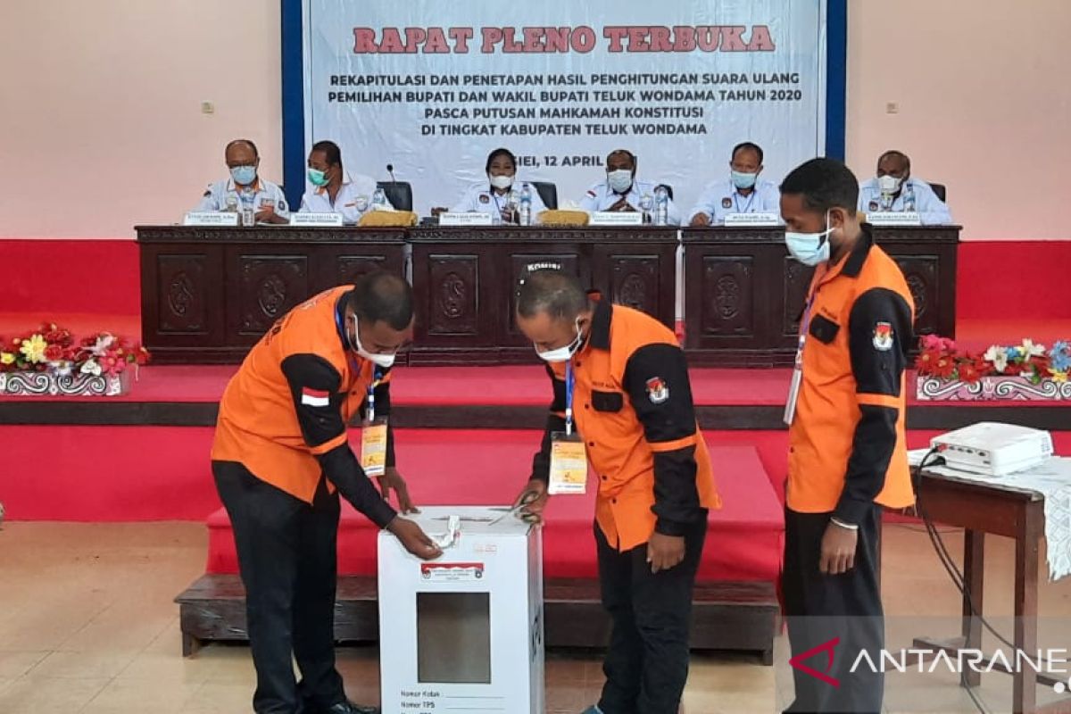 KPU Wondama tetapkan pemenang Pilkada 2020