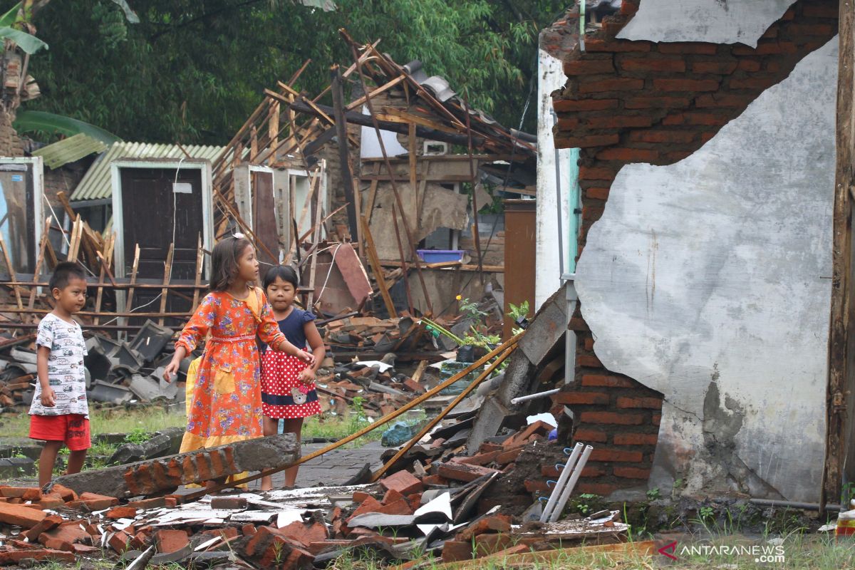 PMI Kabupaten Malang dirikan tempat pengungsian untuk warga terdampak gempa