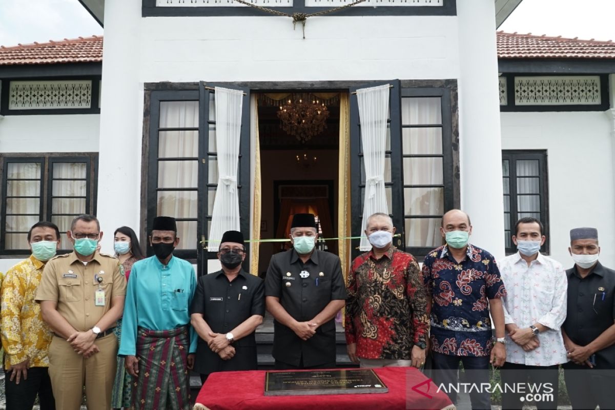 Selesai dipugar, Istana Peraduan diserahterimakan dari PT RAPP ke Pemkab Siak