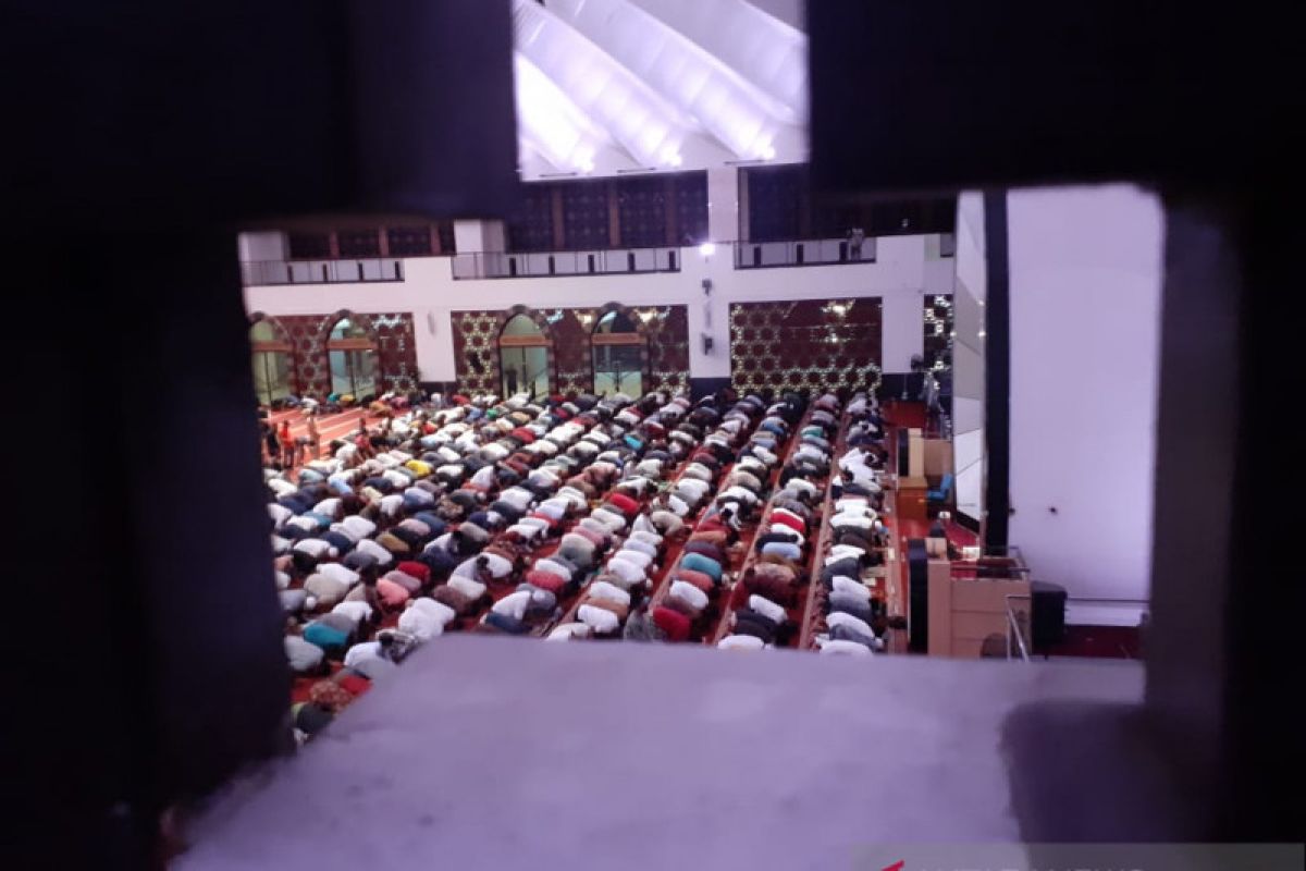 Gubernur jadi penceramah di malam pertama Ramadhan Masjid Raya Sumbar