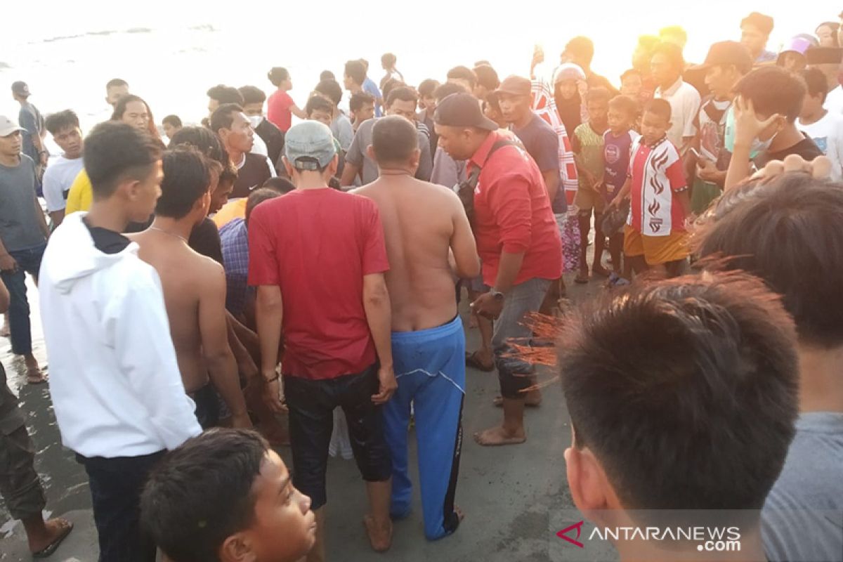 Empat remaja tenggelam di kawasan Pantai Panjang Bengkulu