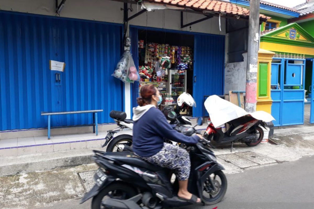 Lawan rampok, pemilik warung di Pasar Rebo alami luka bacok