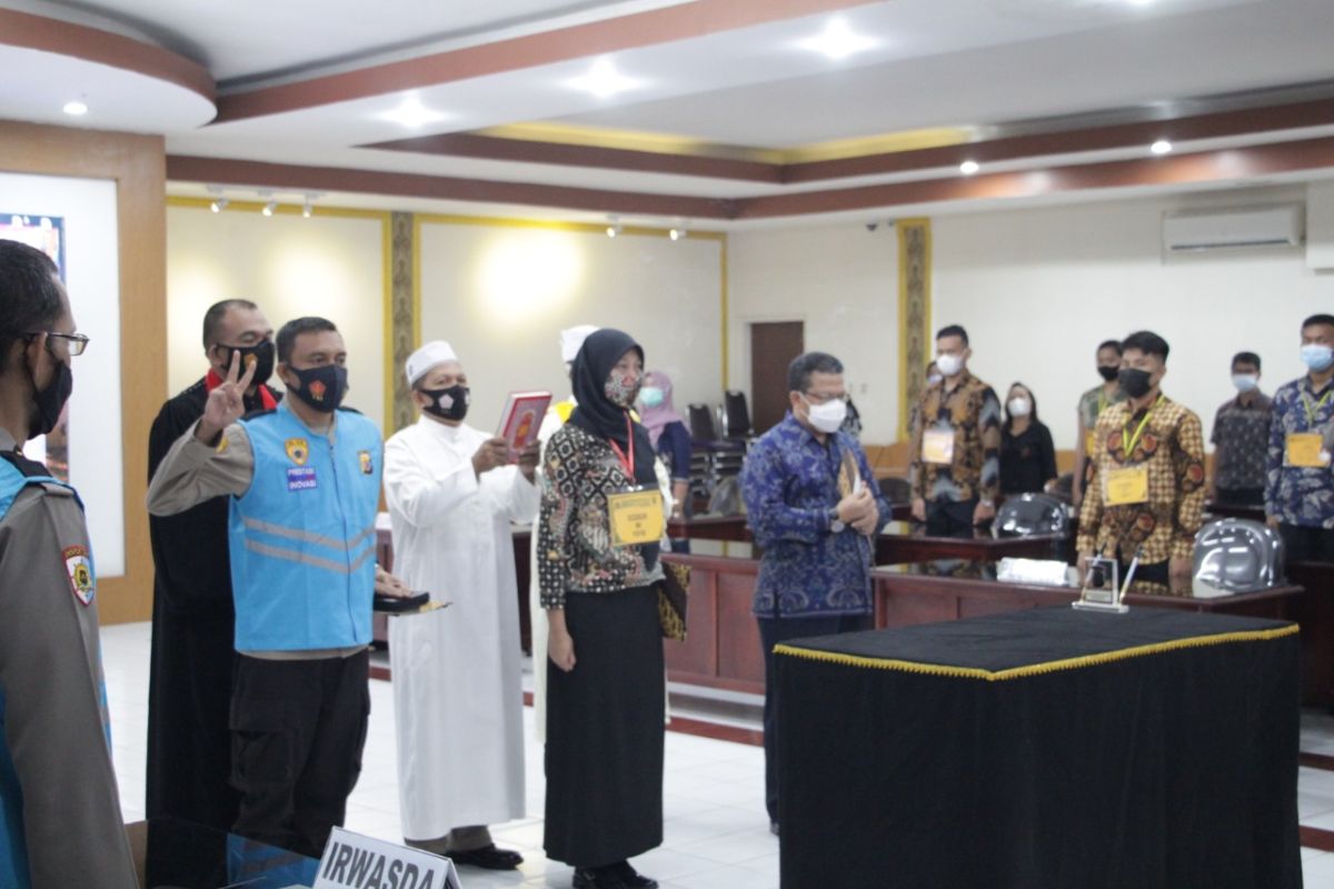 Panitia dan peserta seleksi penerimaan Polri tanda tangan pakta integritas